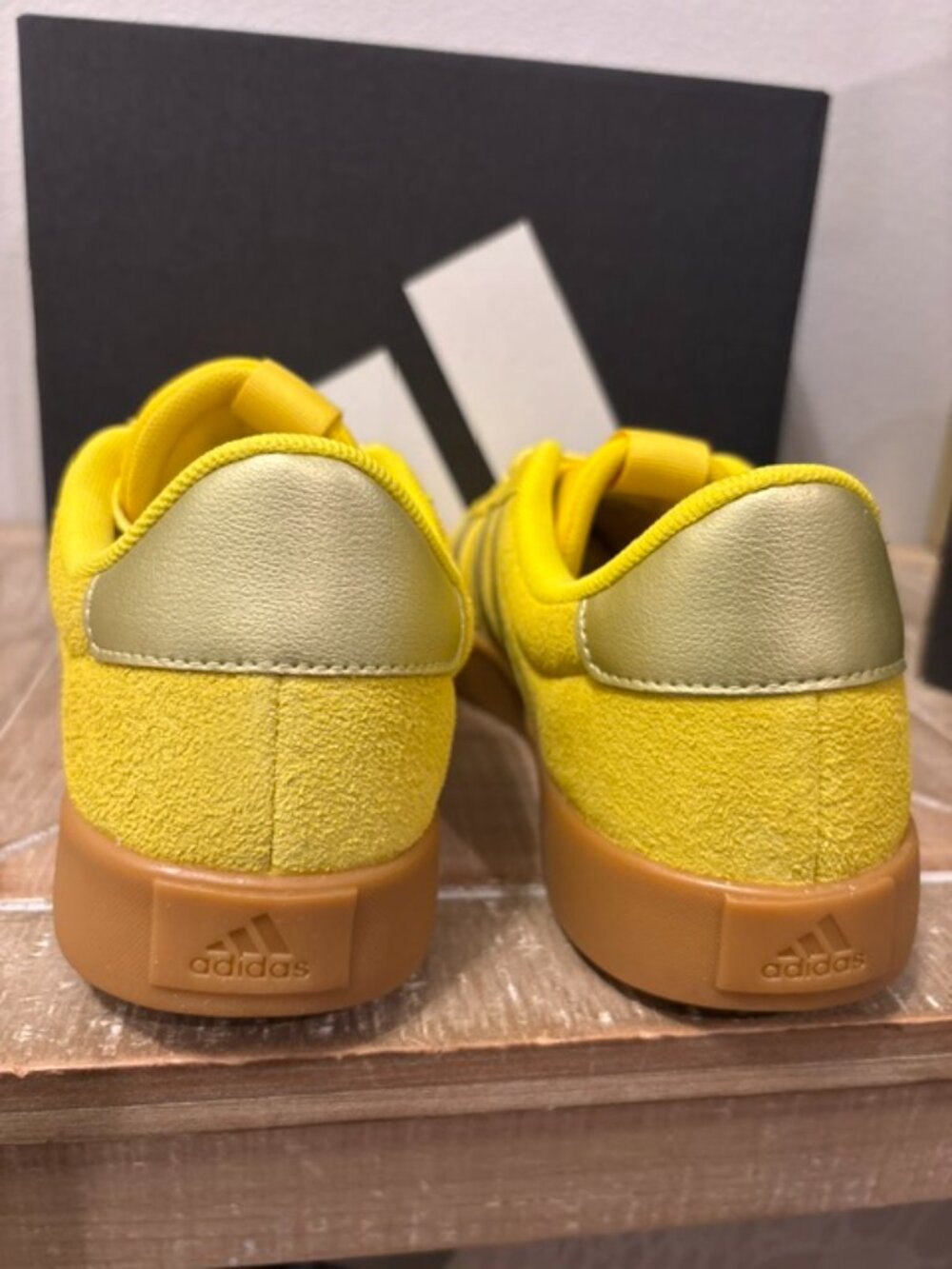 NEW Adidas VL Court 3.0 Sneakers Yellow Gold Metallic Women Multiple Sizes - Picture 3 of 6